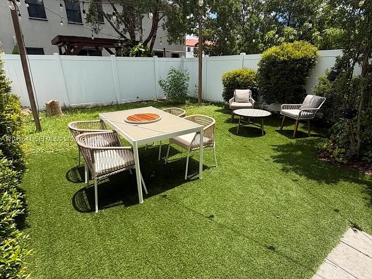 3409 W 104th Ter — Photo 28