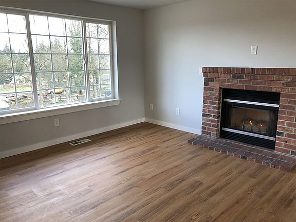 5th image of 11302 To 11304 67th Avenue Ct E