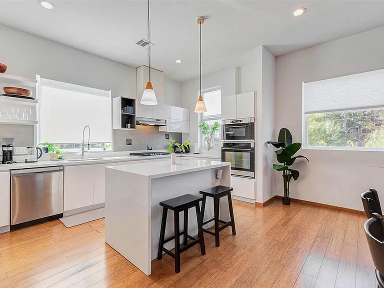 4115 Chartres St — Photo 18