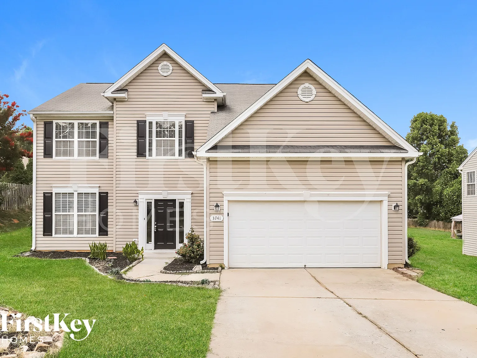 3 bed, 2.5 bath, 2667 sqft, $2,195 — Photo 1