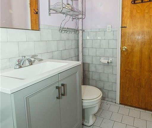 4th image of 262 Bay 17th St APT A1