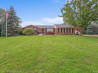 20931 Napier Rd, Northville, MI 48167