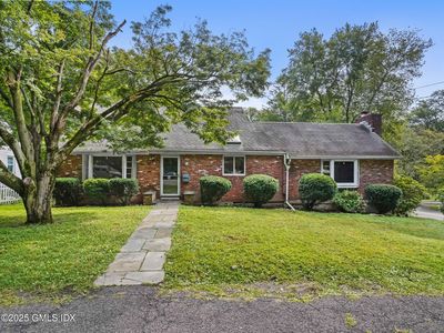 11 Perna Ln, Riverside, CT, 06878