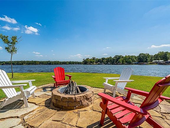 5th image of 308 Island Dr