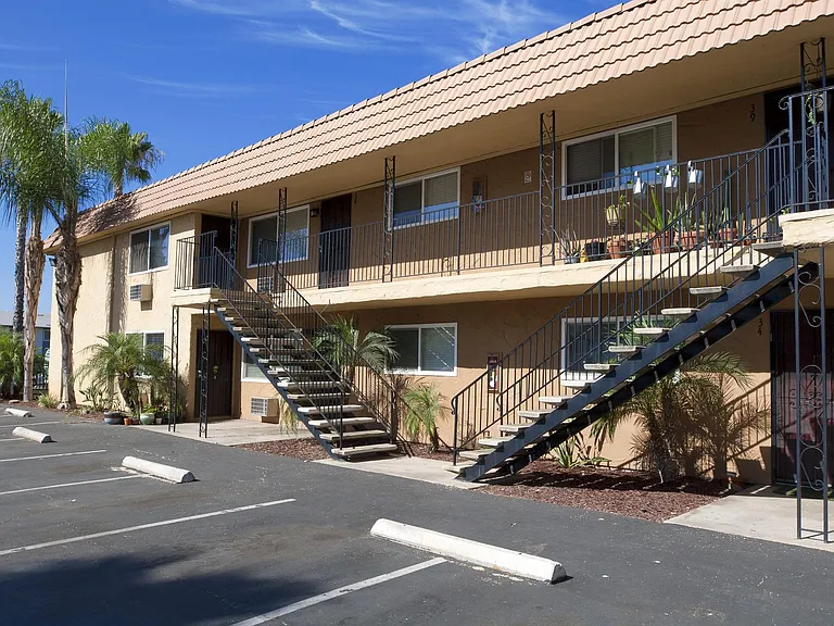 Mapleview Apartment Homes — Photo 12