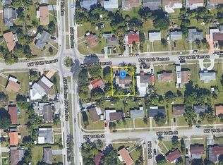 670 NW 194th Ter, Miami Gardens, FL 33169