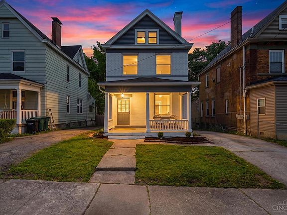 3rd image of 2028 Burnet Ave