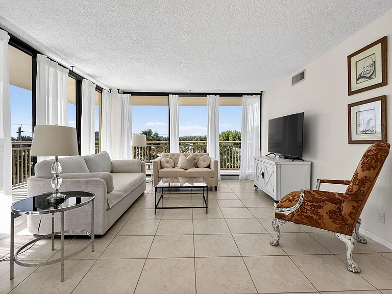 3400 N Ocean Dr #408 — Photo 3