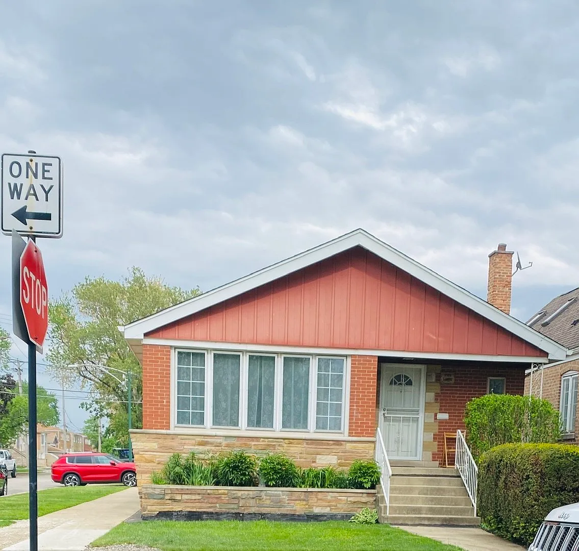 5401 S Lorel Ave photo 1