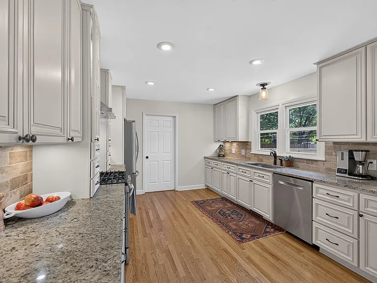 2030 E Greenwood St — Photo 12