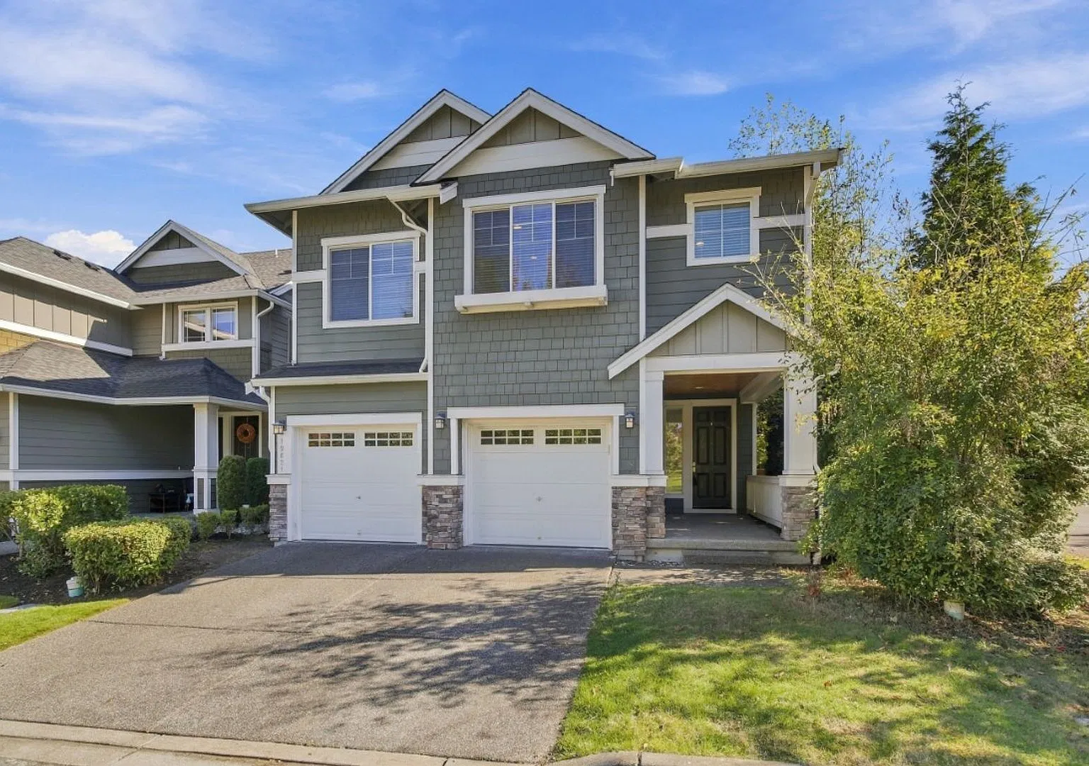 4Bd/2.5Ba Bothell Home — Photo 1