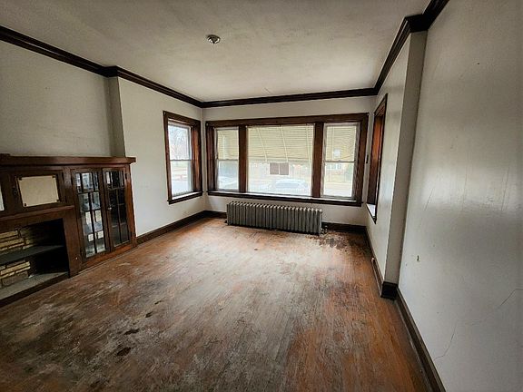 2nd image of 1407 N Leclaire Ave