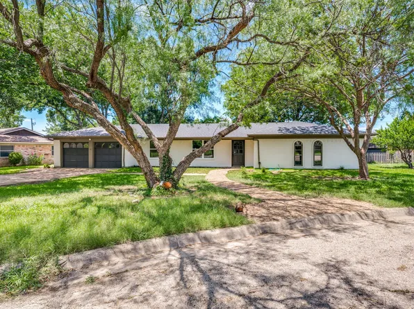 1113 Heather Ct, Benbrook, TX 76126