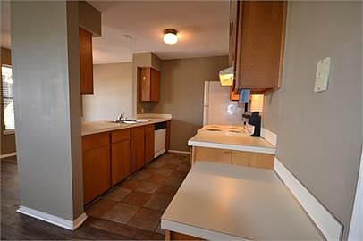 1st image of 1500 W Nettleship St APT 3