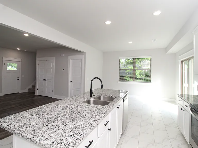 11 Hillswick Dr — Photo 4