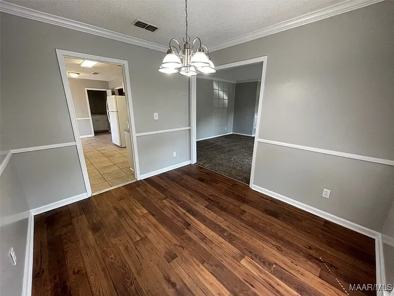 3925 Strathmore Dr — Photo 8