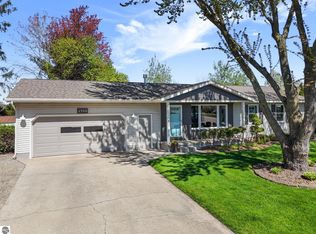 2900 Victoria Dr, Traverse City, MI 49684