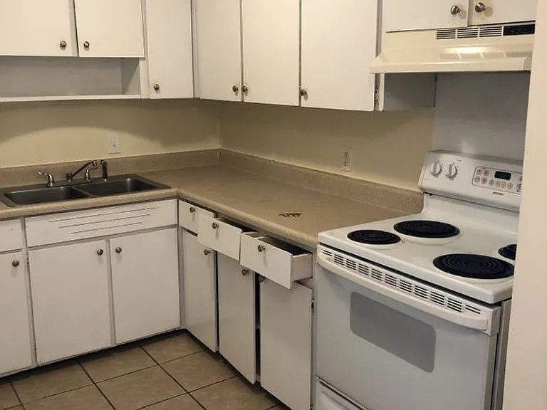 441 Harding Pl #A14 — Photo 17