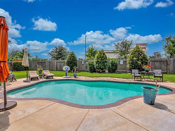 4th image of 1410 Benbrook Oaks Ln