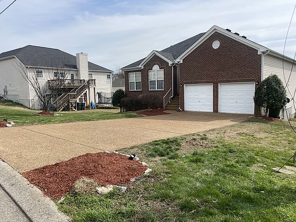 3rd image of 1403 Holmes Ct