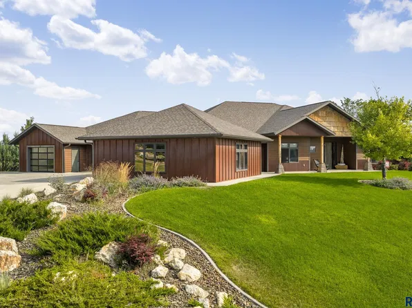7020 Prestwick Rd, Rapid City, SD 57702