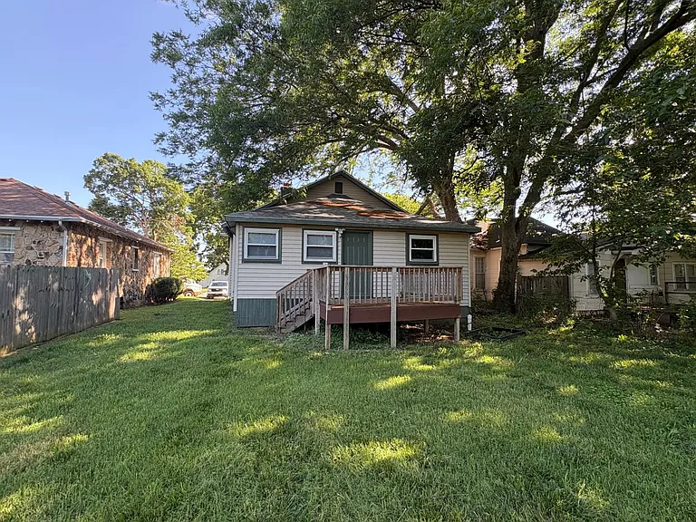 812 W Pershing St — Photo 20