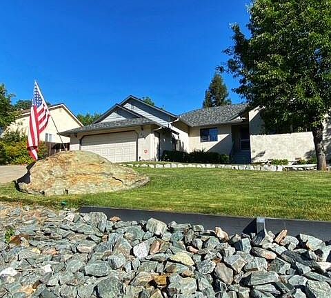 2nd image of 855 Live Oak Dr