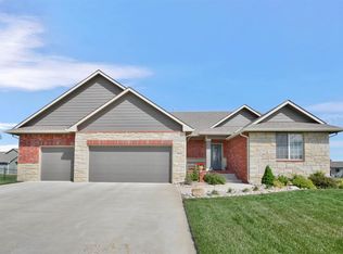 2825 N Woodridge St, Wichita, KS 67226