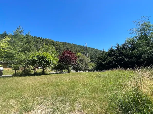 107 Sunset Blvd, Southern Gulf Islands, BC V0N 2Y0