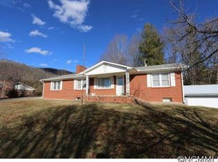 102 Mountain View Rd, Burnsville, NC 28714