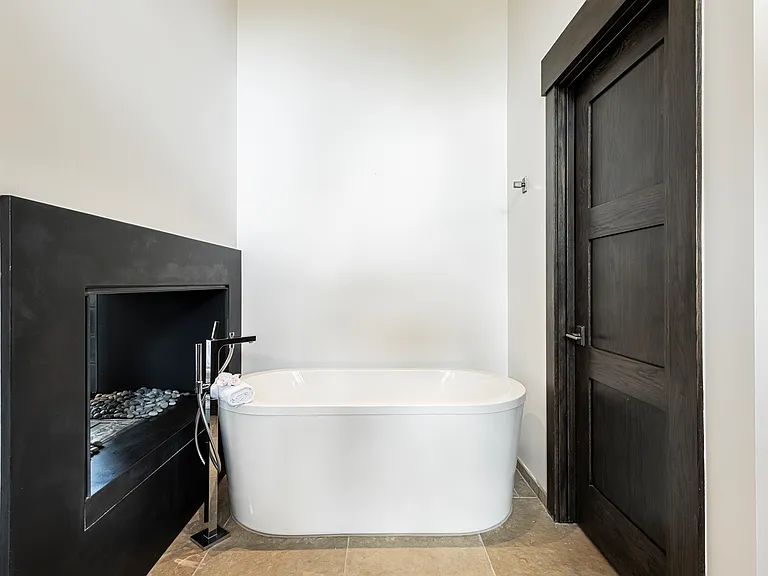 Aerie Dr — Photo 23