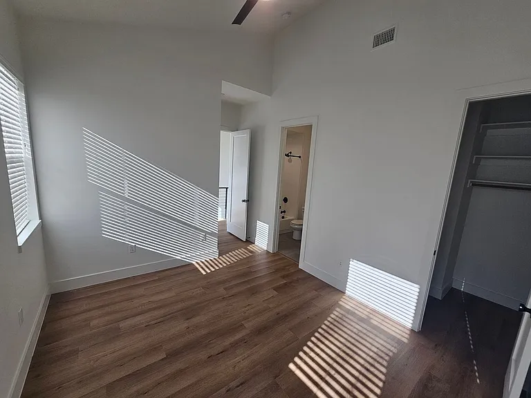 2139 Mail Ave #101 — Photo 16