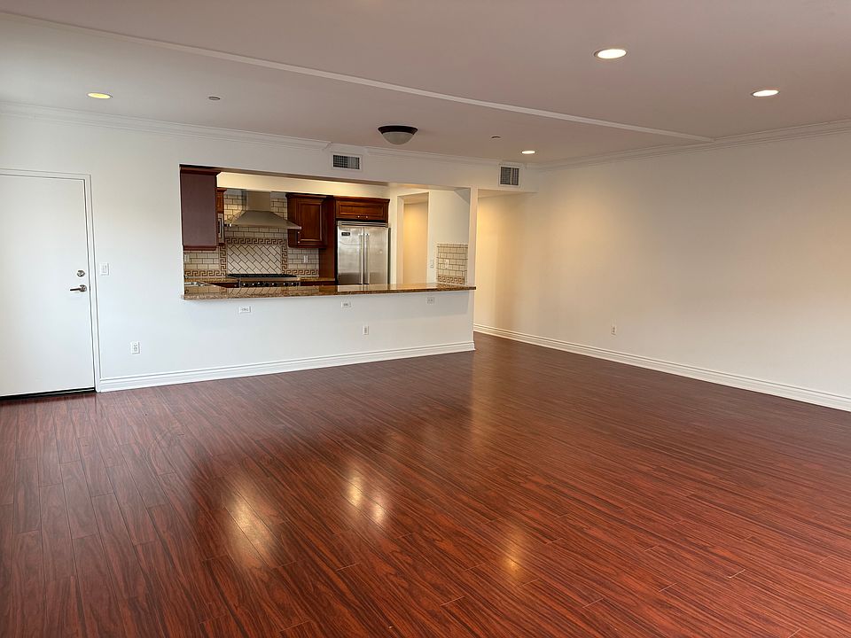 1st image of 11848 1/2 Kiowa Ave #Penthouse 7