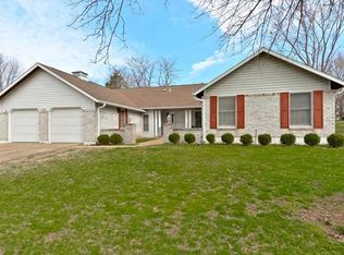 1727 Rosslare Ct, Ballwin, MO
