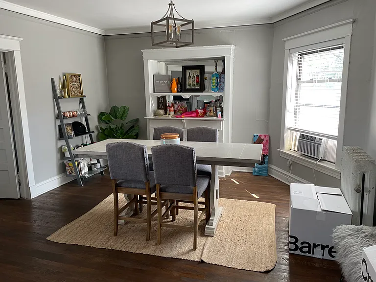 2914 N Clark St #3 — Photo 3