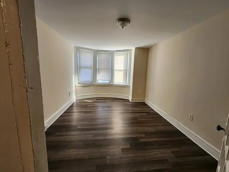 230 Cooper St — Photo 9