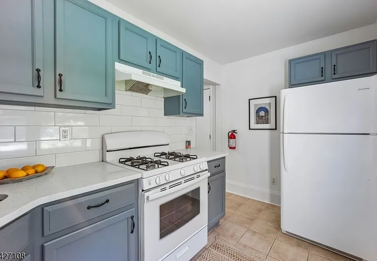 44 Gates Ave #2 — Photo 9