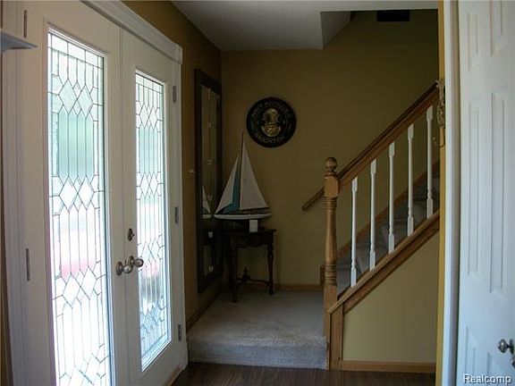 5th image of 6061 Plymouth Dr