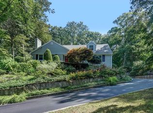 66 Vineyard Rd, Huntington, NY 11743