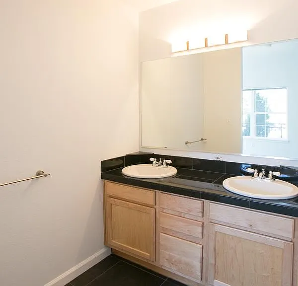 1780 N Washington St #105 — Photo 7