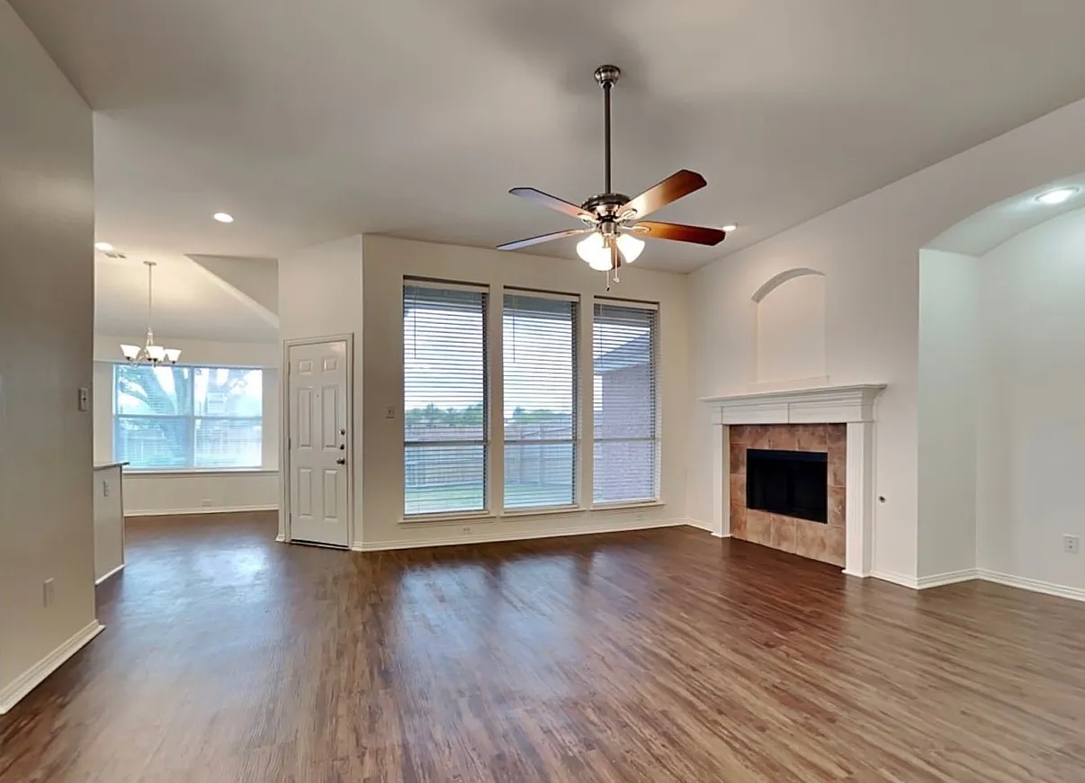 3 bed, 1770 sqft, $1,760 — Photo 2