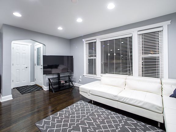 4th image of 3618 Oak Park Ave