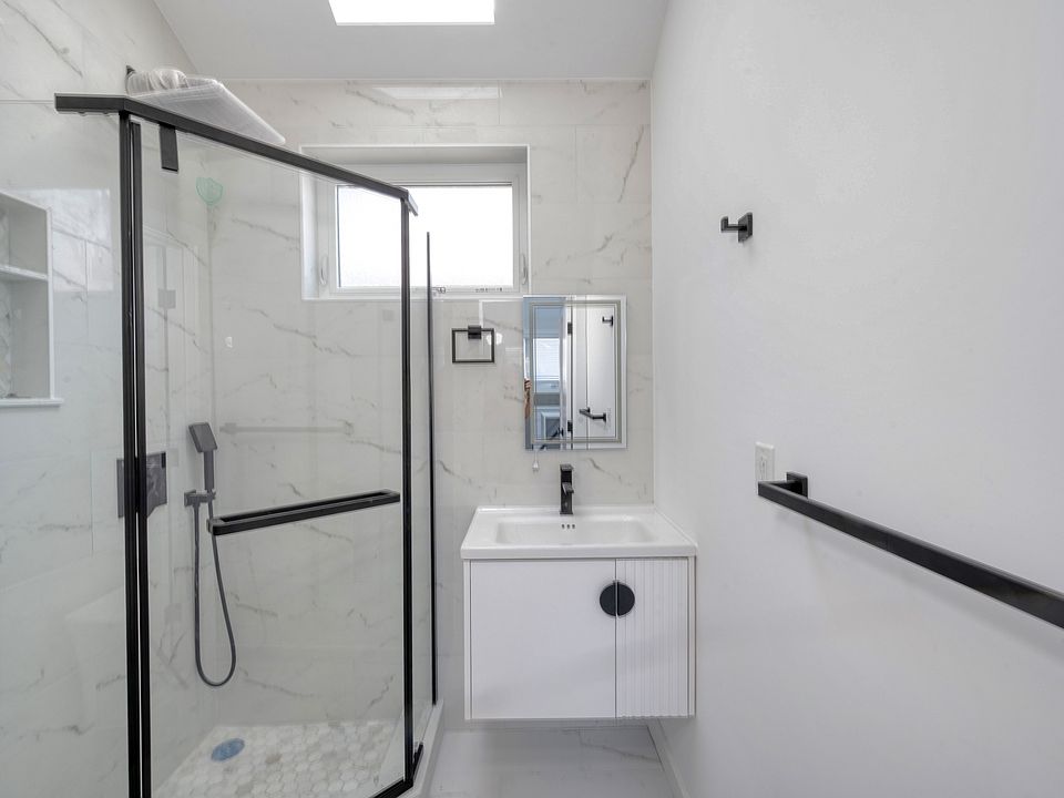 1st image of 103 Dorchester St #2