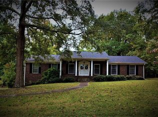 2148 Canterbury Dr, Burlington, NC 27215