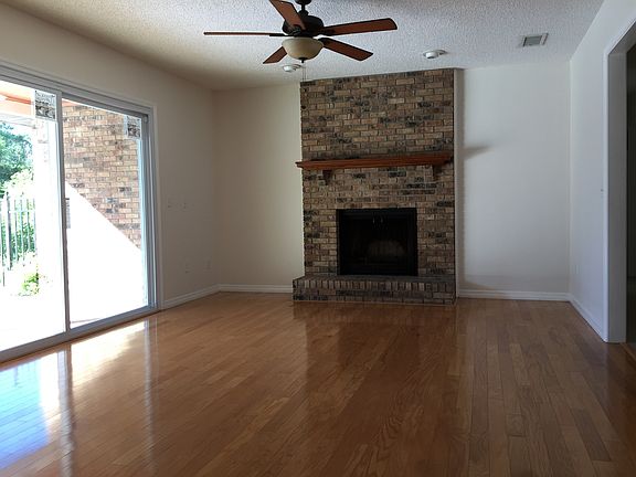 3rd image of 1887 Coble Dr