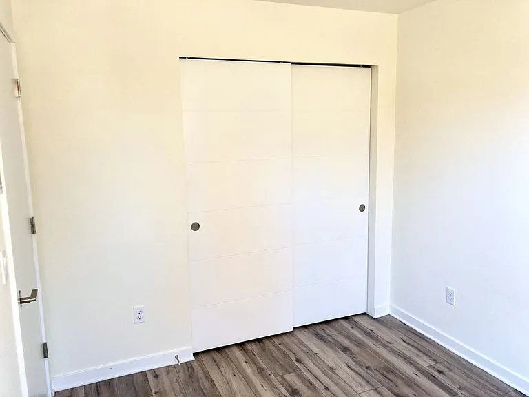 5011 A 40th Ave NE — Photo 11