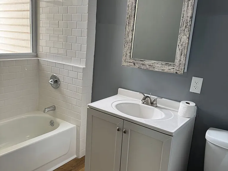 952 W Broad St — Photo 8