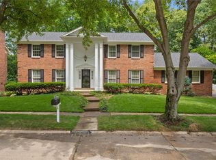 687 Sunbridge Dr, Chesterfield, MO 63017