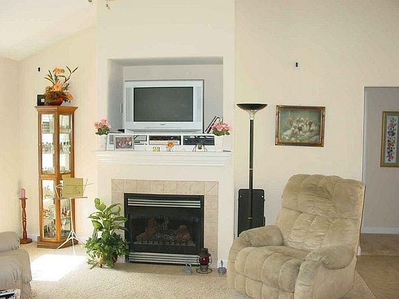 3rd image of 7631 Wisteria Ln