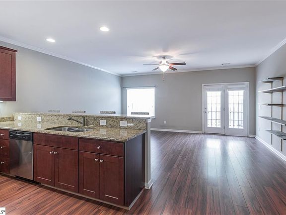 3rd image of 207 Shady Grove Dr
